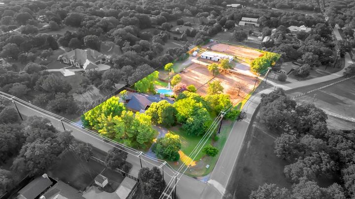 Property Photo: 1665 Knox Road TX 76262