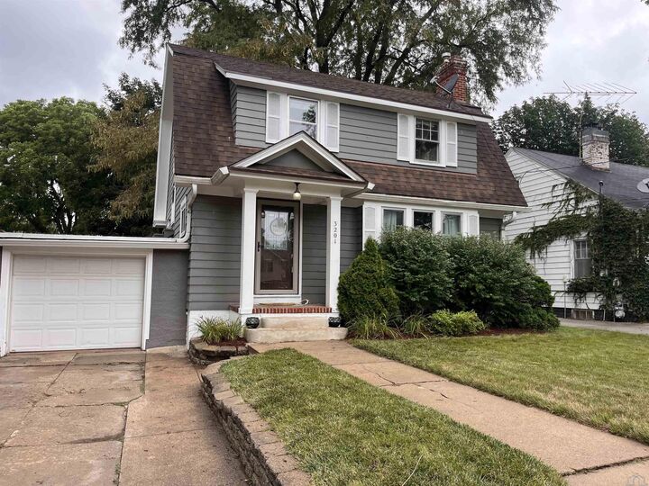 Property Photo:  3201 Dearborn Blvd  IA 51104 