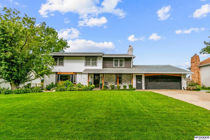 Property Photo: 836 S 131 Avenue NE 68154