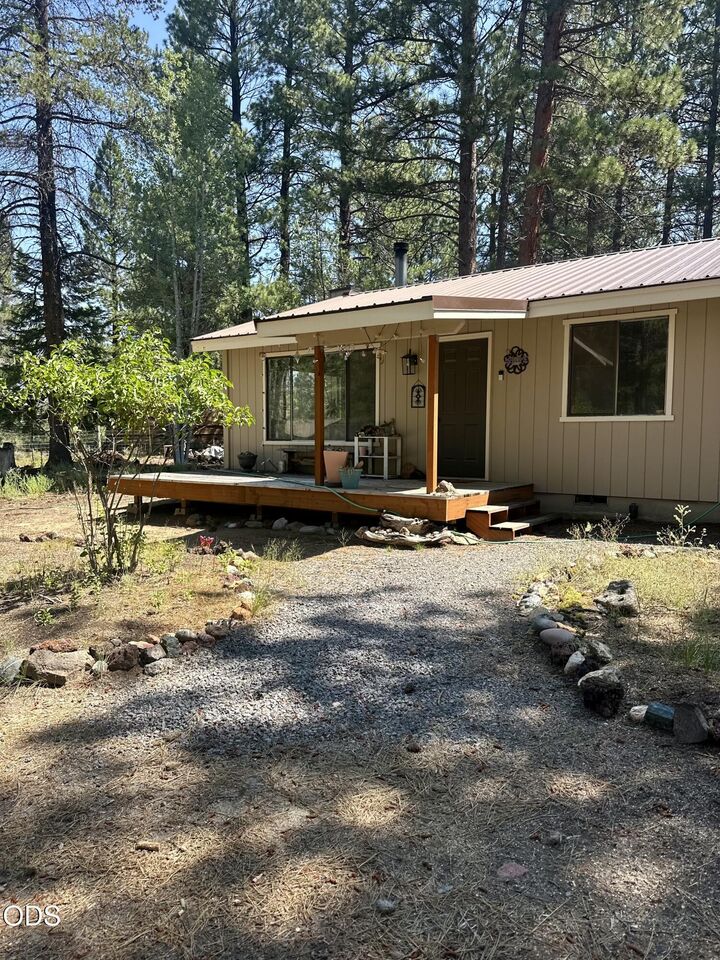 Property Photo: 51530 Riverland Avenue OR 97739