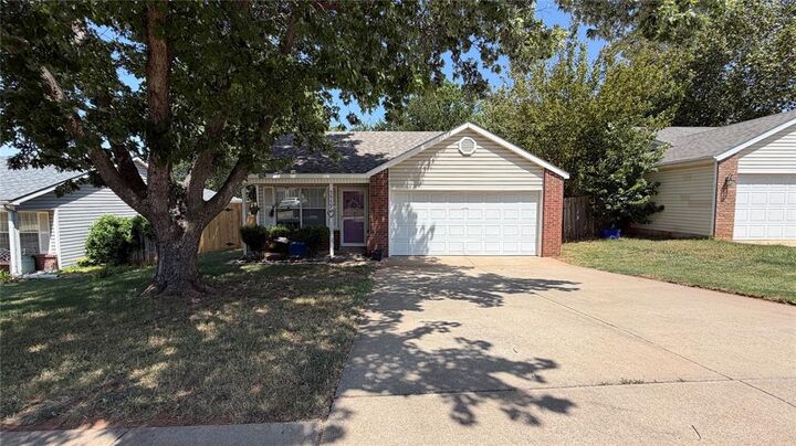 Property Photo: 1117 Cedarcrest Street OK 73071