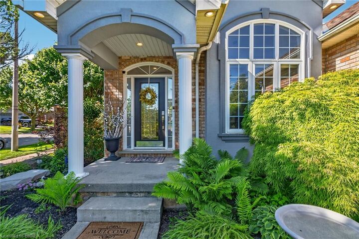 Property Photo: 62 Varley Crescent ON N3R 7Z7