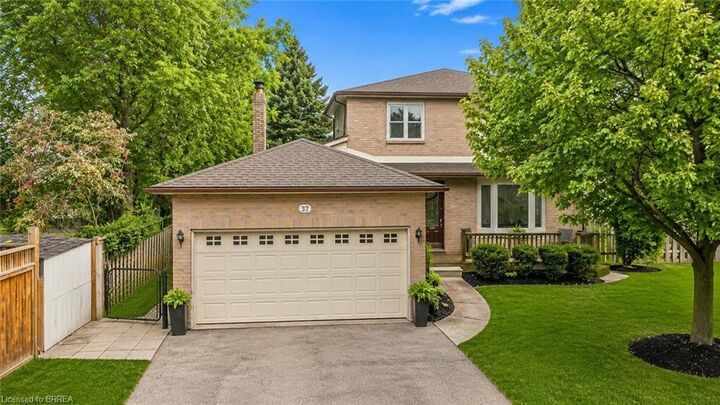 Property Photo: 37 Rose Court ON N3L 3T9