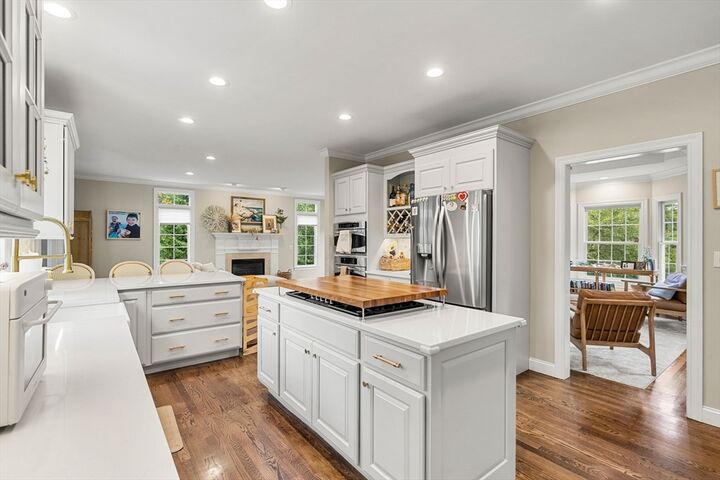 Property Photo:  21 Leanne Drive  MA 01845 