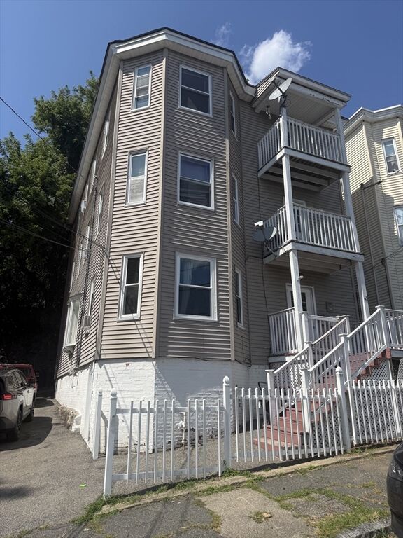 Property Photo:  43 Wilson St 3  MA 01830 