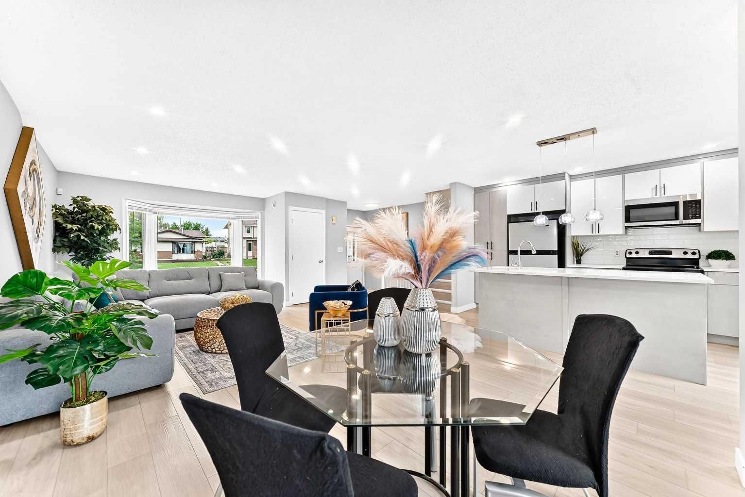 Property Photo: 6832 37 Avenue NE AB T1Y 5E5