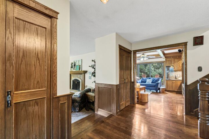 Property Photo: 3392 Gershaw Drive SW AB T1B 0B2