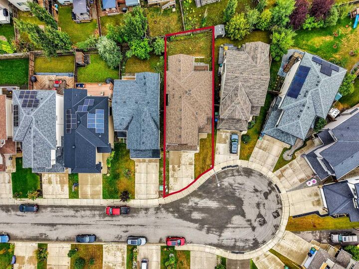 Property Photo: 92 Everglen Close SW AB T2Y 0G6
