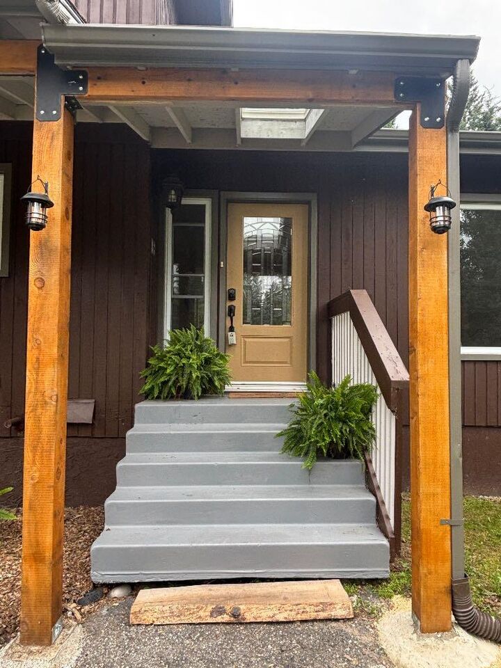 Property Photo:  94 Redwood Meadows Drive  AB T3Z 1A3 