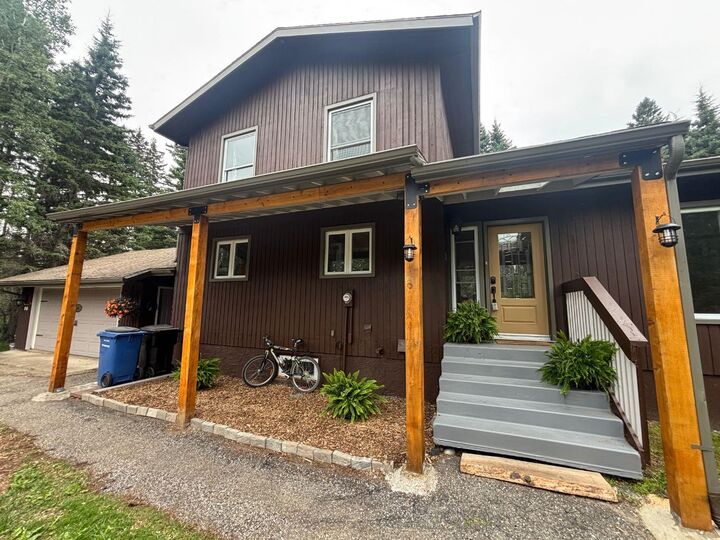 Property Photo: 94 Redwood Meadows Drive AB T3Z 1A3