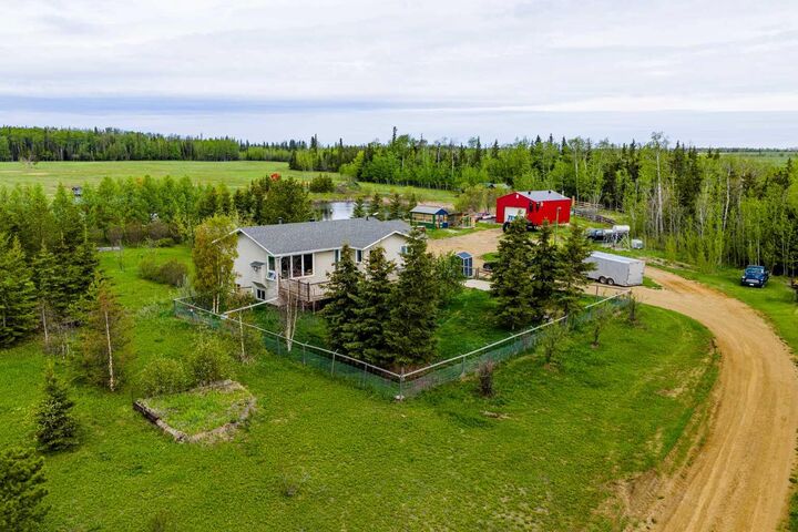 Property Photo: 80102 Hwy 725 AB T0H 0H0