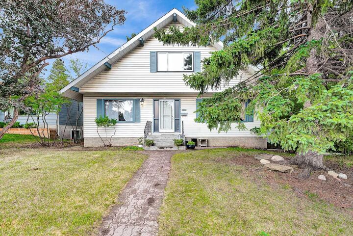 5820 Dalmead Crescent NW — photo 1
