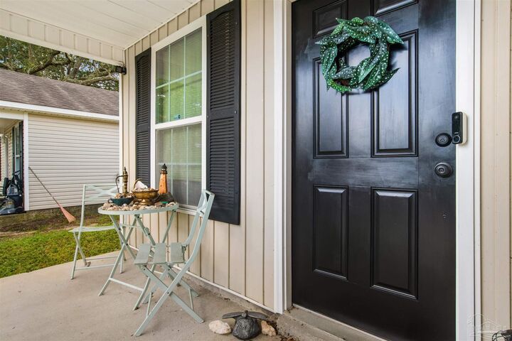 Property Photo: 5803 Tryton Cir FL 32526