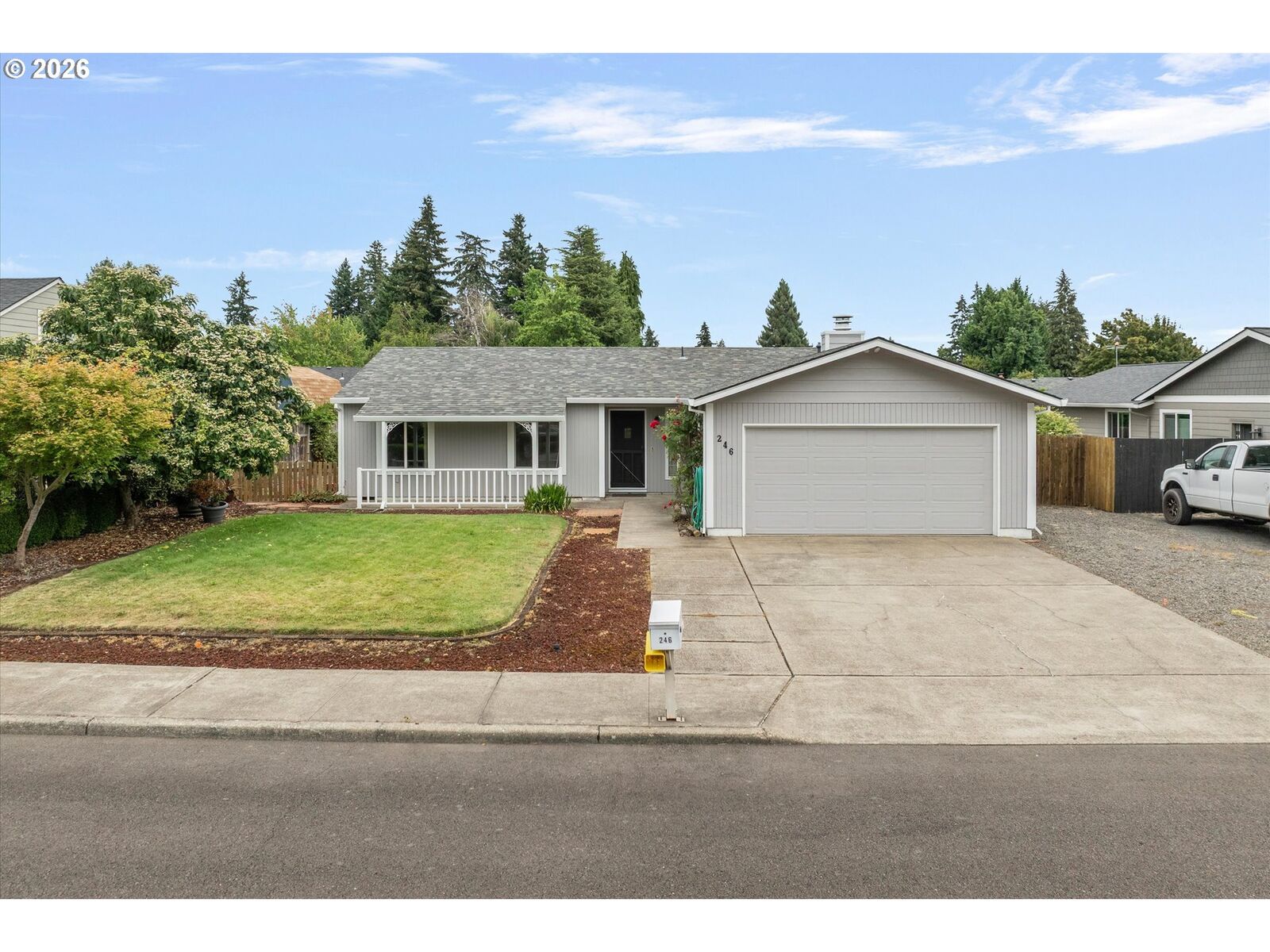 Property Photo: 246 SW 9th Ave OR 97013