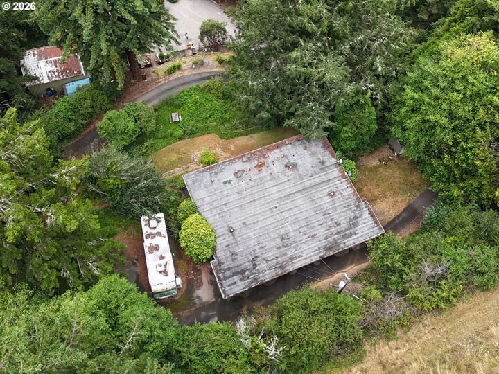 Property Photo: 16233 Ivy Ln OR 97415