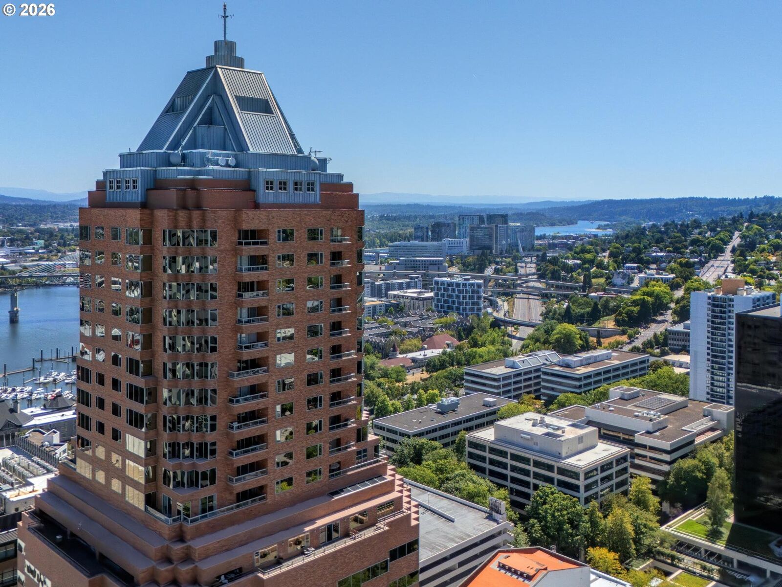 Property Photo:  1414 SW 3rd Ave 2802  OR 97201 
