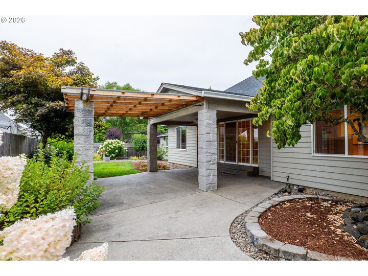 Property Photo: 147 Wingfoot Ct OR 97495