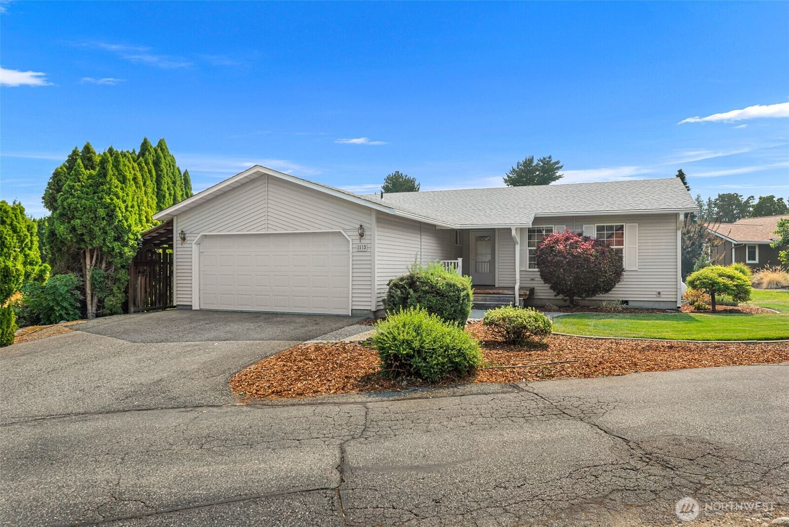 Property Photo: 1113 Orchard Avenue WA 98801