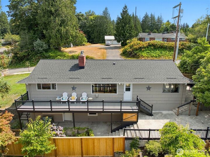 Property Photo: 16 81st Avenue SE WA 98258
