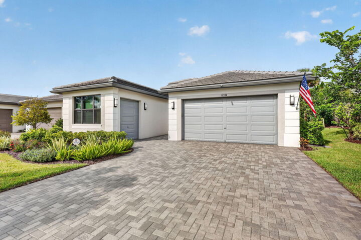 Property Photo:  12334 SW Laguna Reef Drive  FL 34987 