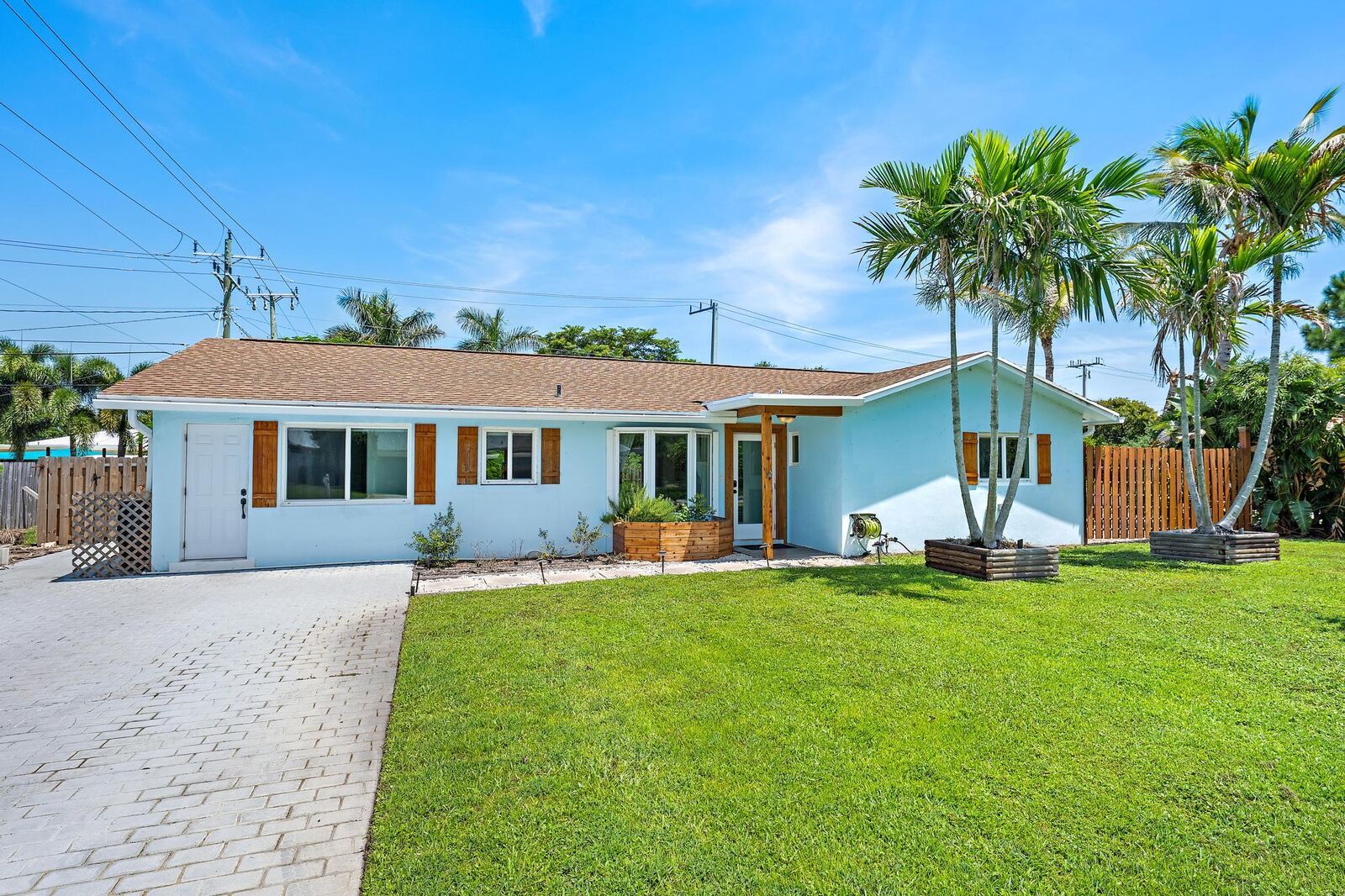 Property Photo:  1 Windsor Road W  FL 33469 