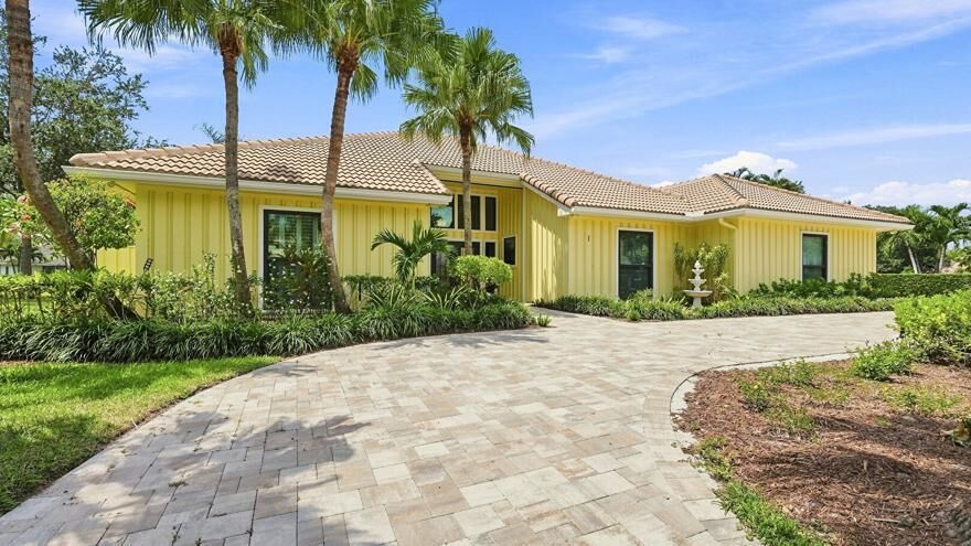 Property Photo: 1 Wycliff Road FL 33418