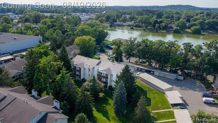 Property Photo: 4929 Harbor Point Drive MI 48329