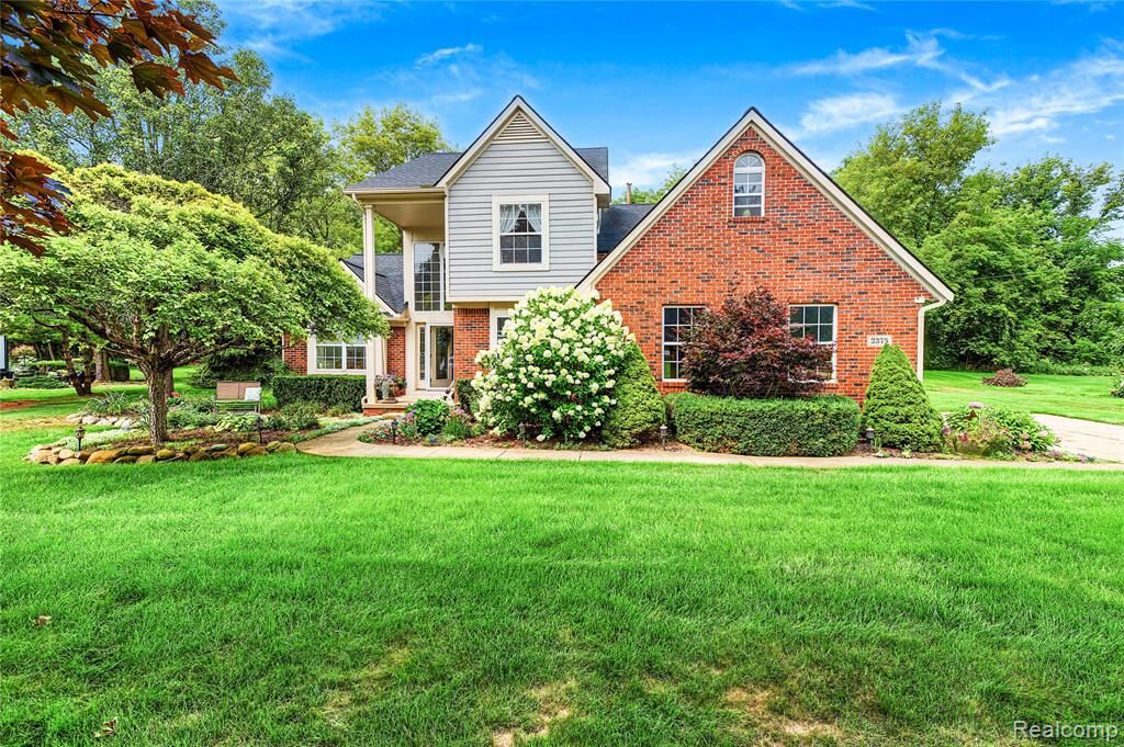 Property Photo:  2375 Reidsview E  MI 48383 