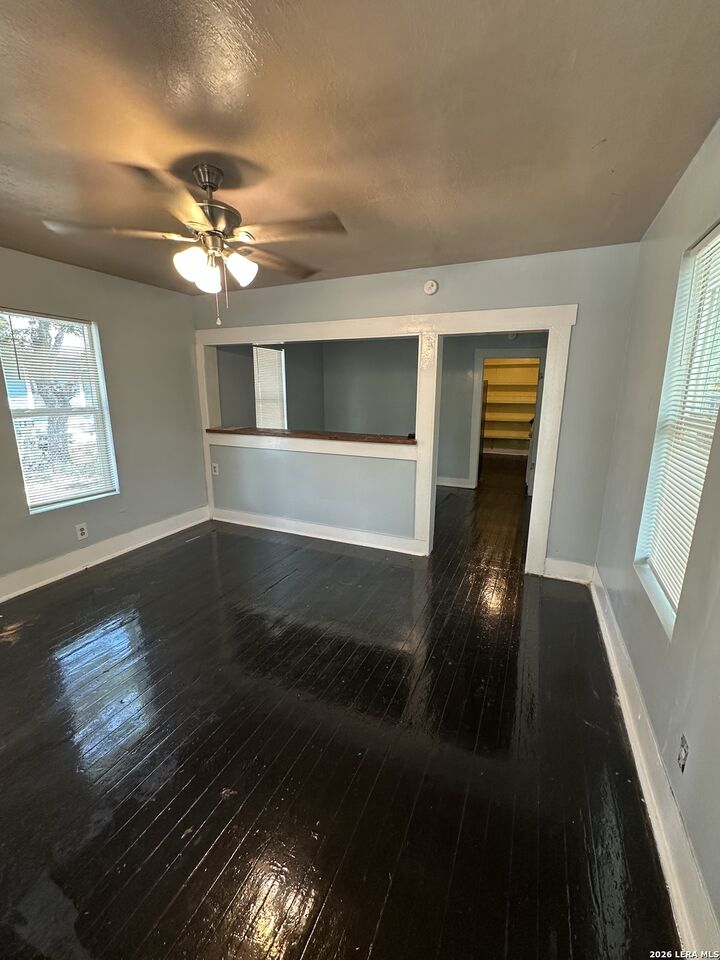 Property Photo:  307 E Lambert A  TX 78204 