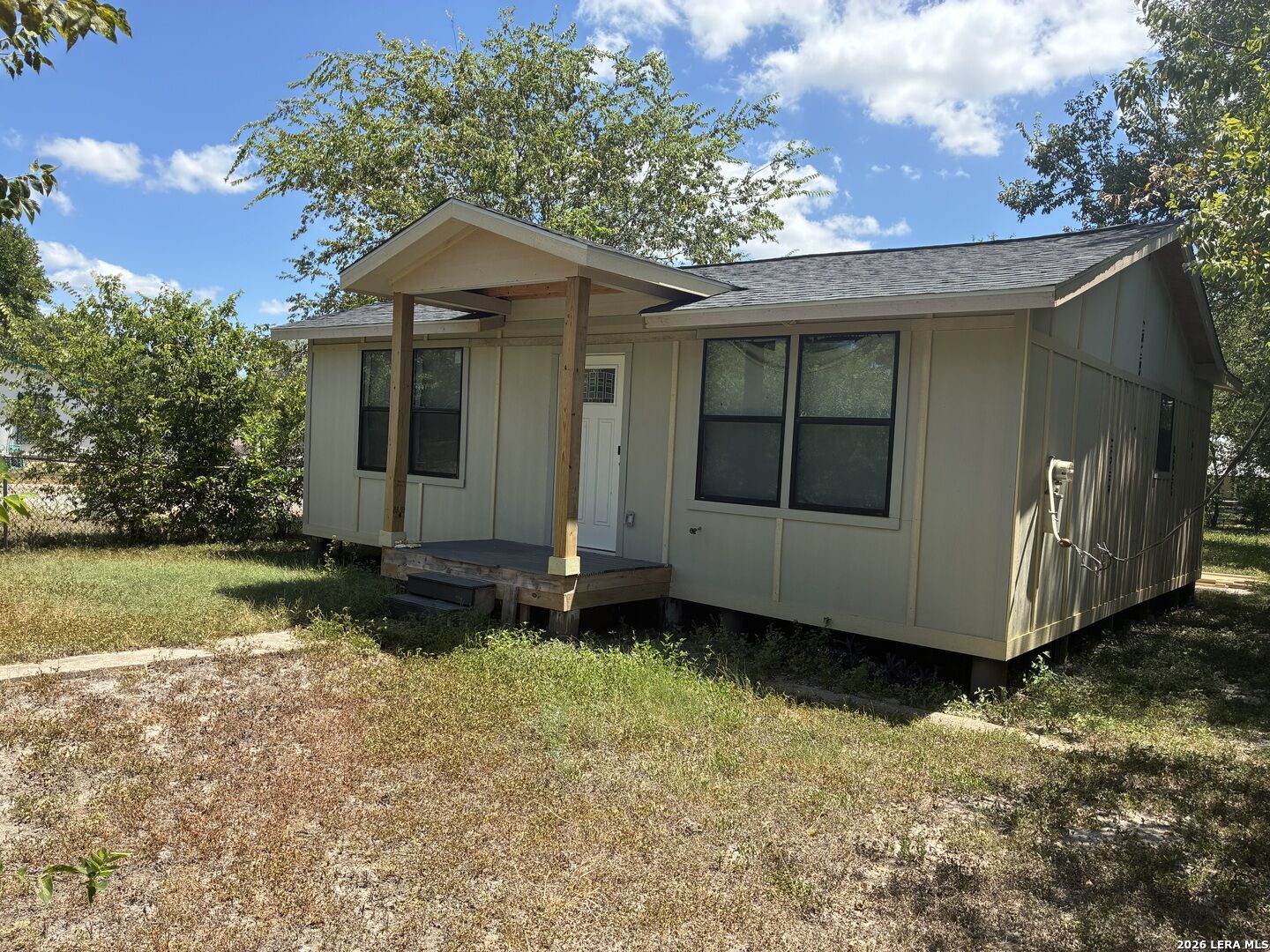 Property Photo: 902 Aaron Pl TX 78221