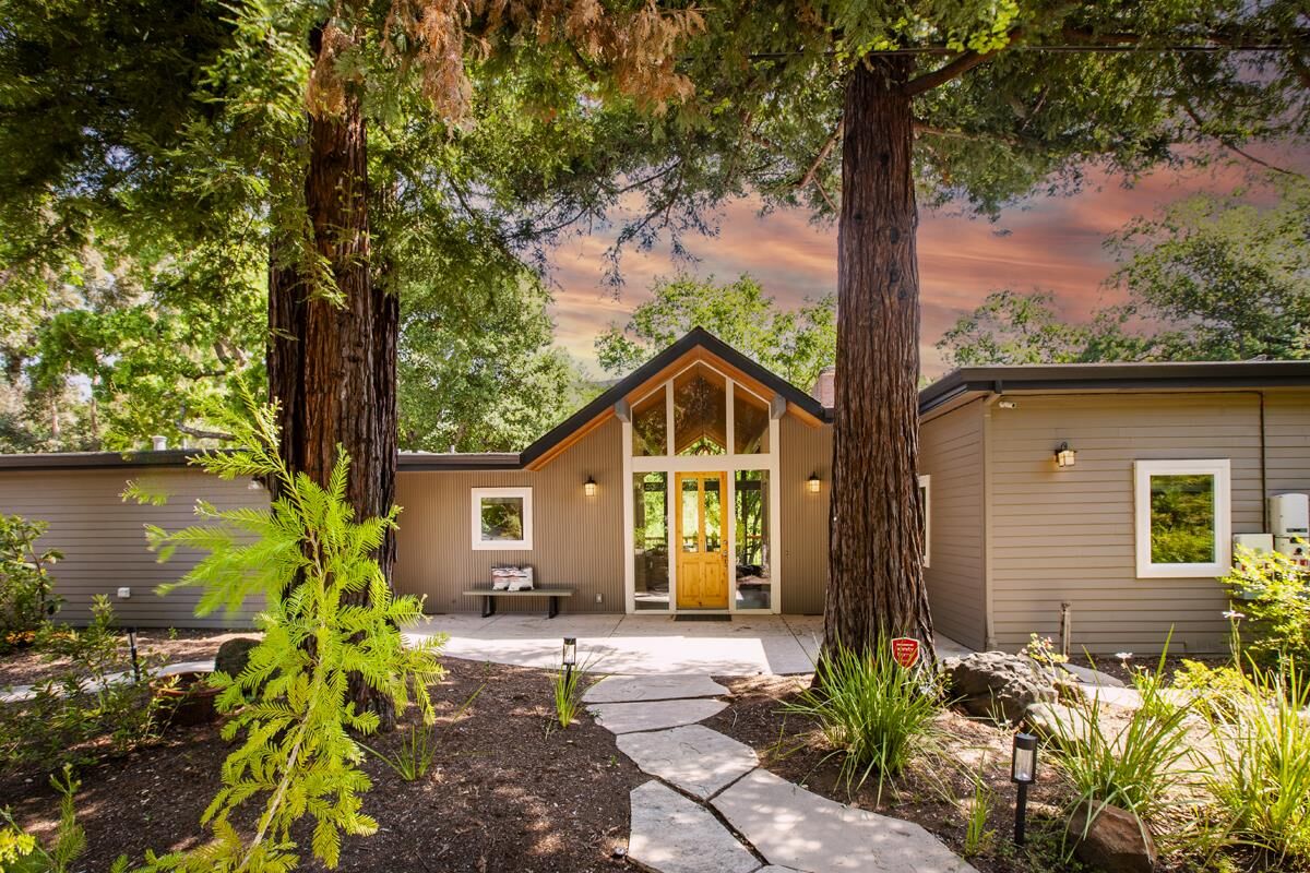 Property Photo:  13945 Vista Regina  CA 95070 