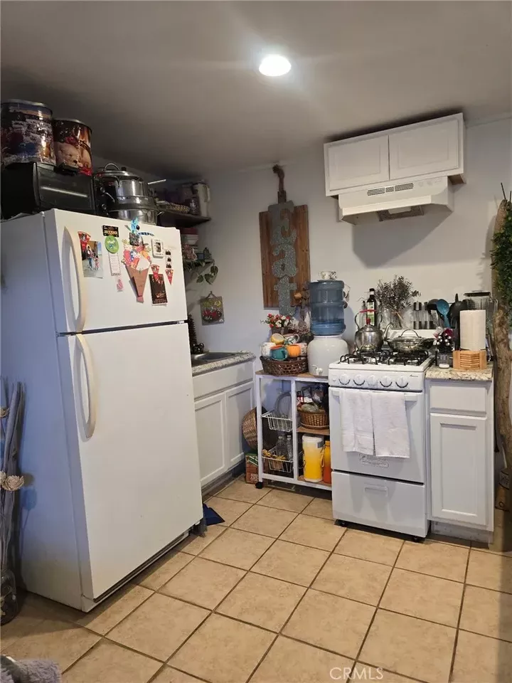 Property Photo: 858 33rd Way CA 90806