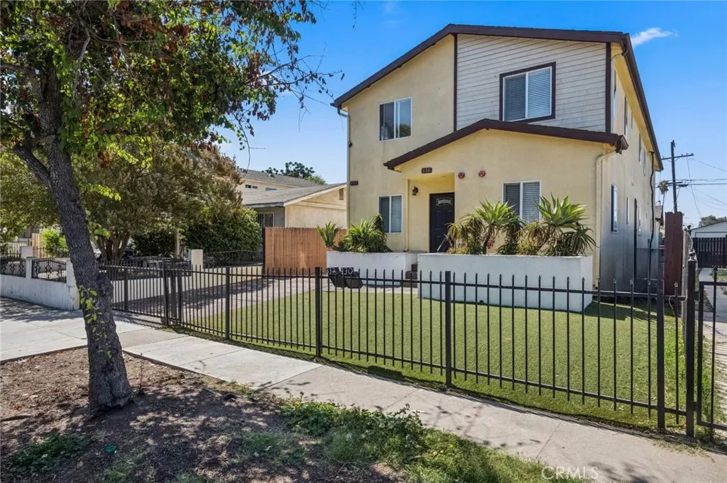 Property Photo:  330 E 101st Street  CA 90003 