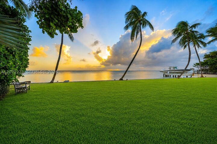 Property Photo: 520 S Mashta Dr FL 33149