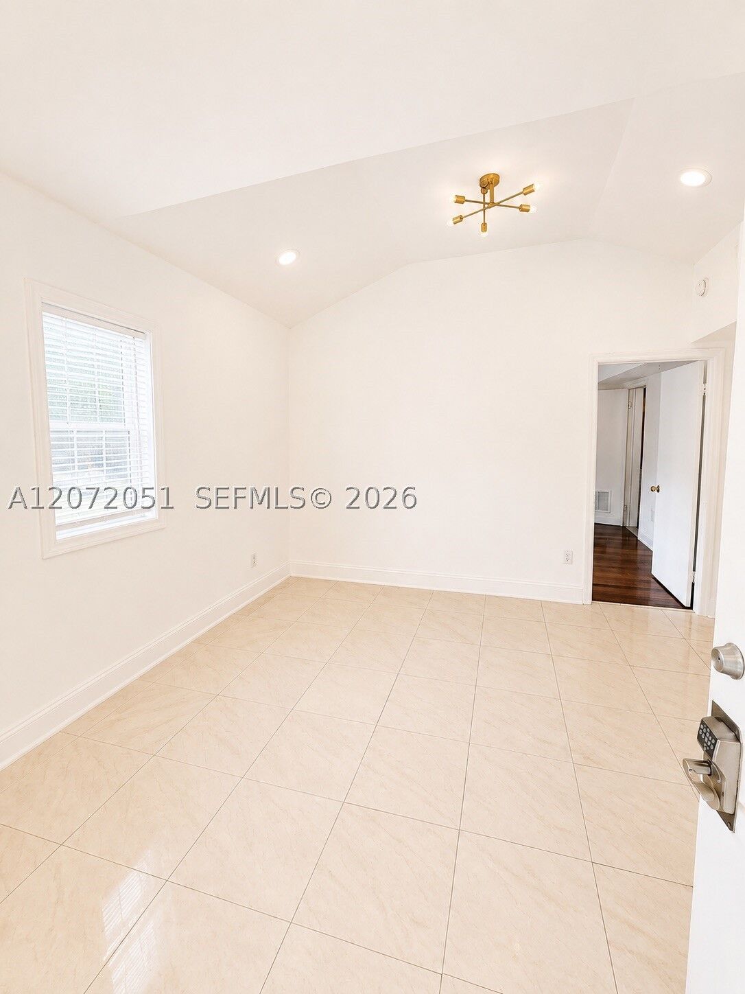 Property Photo: 1440 Pennsylvania Ave 3 FL 33139