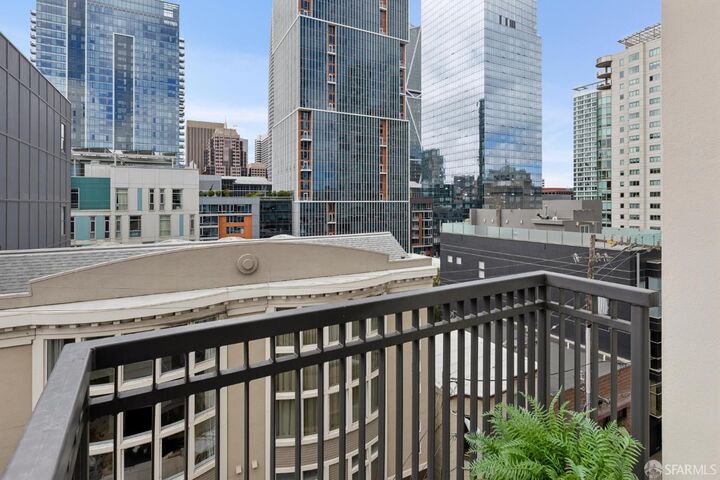 Property Photo:  50 Lansing Street 411  CA 94105 