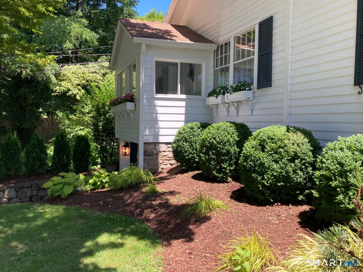 Property Photo:  209 Compo Road South  CT 06880 