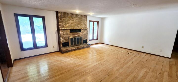 Property Photo:  1811 E Holiday Street  MO 65804 
