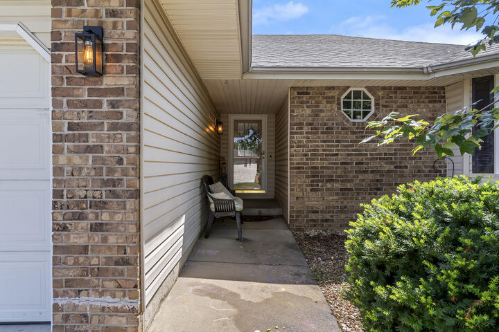 Property Photo:  804 N Cottonwood Avenue  MO 65738 