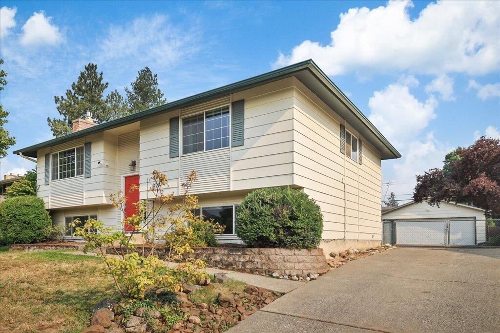 Property Photo: 1427 E 35th Ave WA 99203