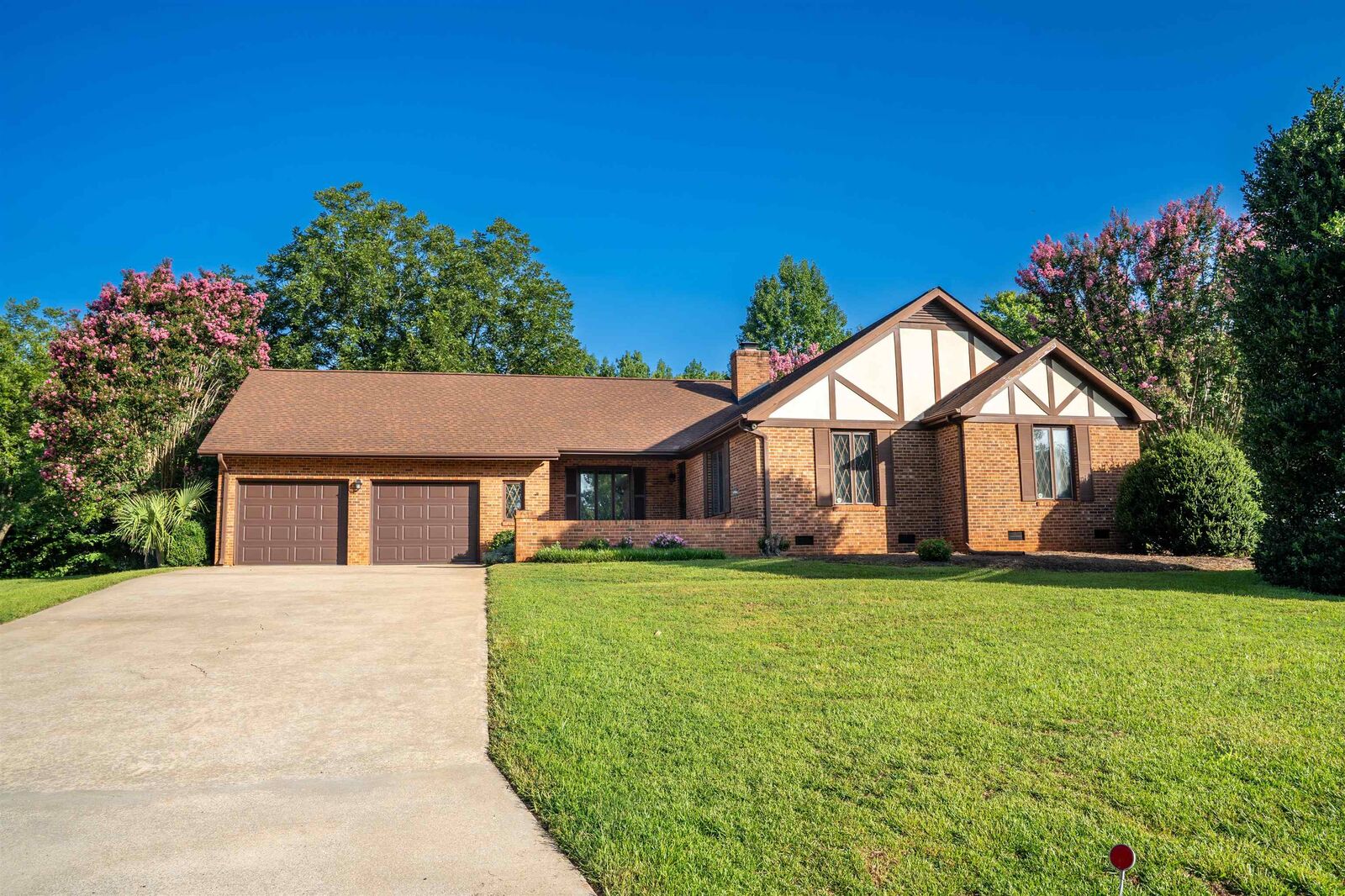 Property Photo:  32 Nichols Drive  SC 29349 