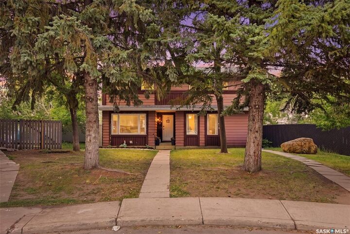 Property Photo: 414 Gardiner Place A & B SK S7N 2S9