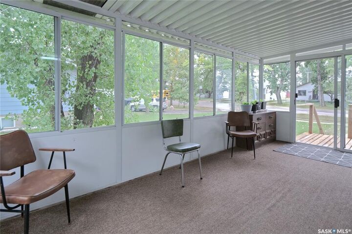 Property Photo:  192 2nd Avenue W  SK S0H 0T0 