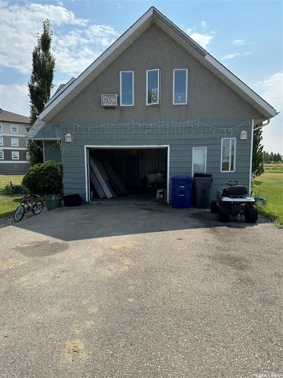 Property Photo: 108 Lundy Place SK S0G 4T0