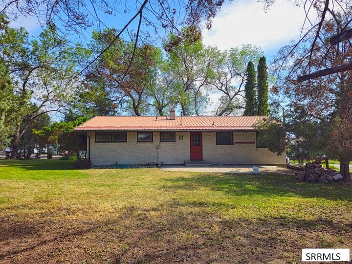 Property Photo: 506 Courthouse Drive ID 83467