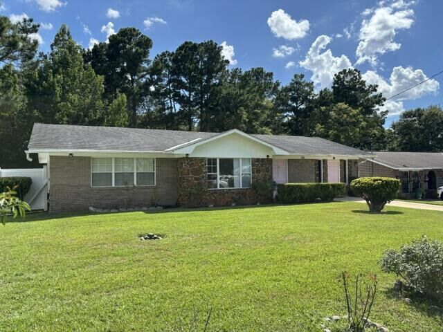 Property Photo:  800 Moorehouse Drive  AL 36303 