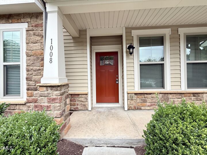 Property Photo: 1008 Midtowne Way NC 27713