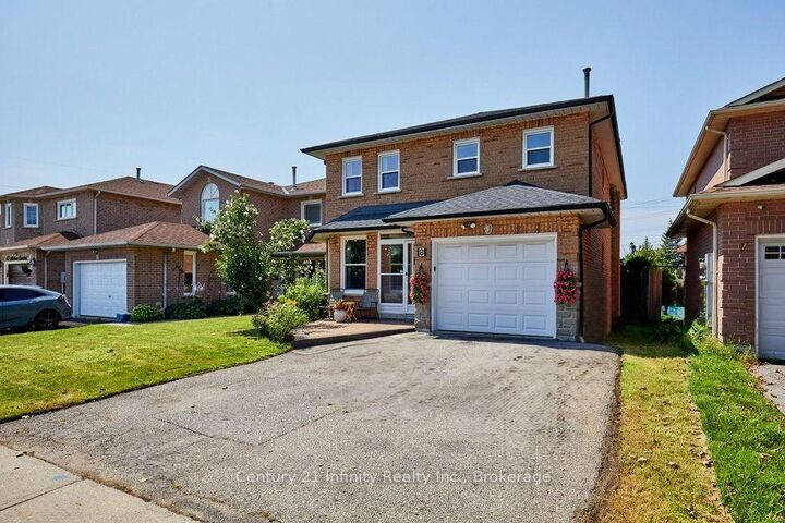 Property Photo:  8 Murkar Crescent  ON L1N 8Y4 