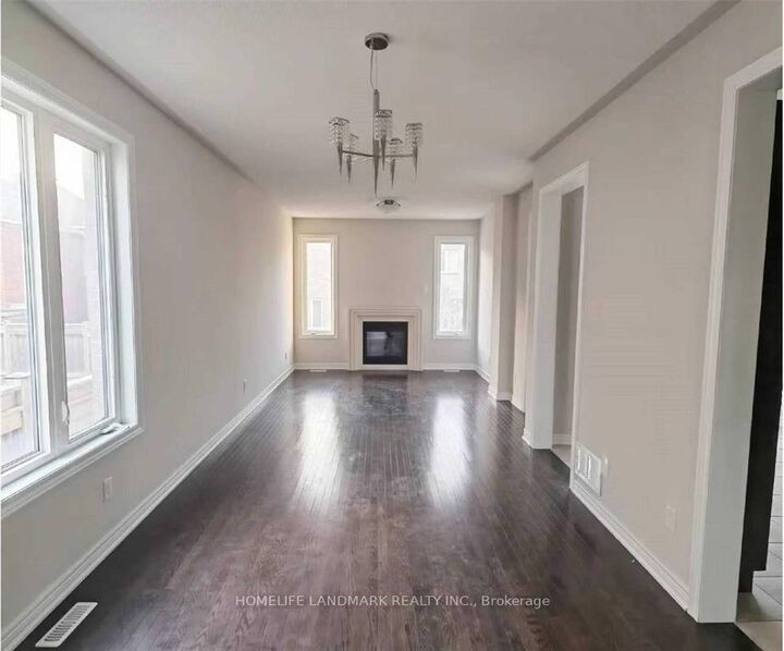 Property Photo:  77 Reynolds Crescent  ON L4G 0J1 