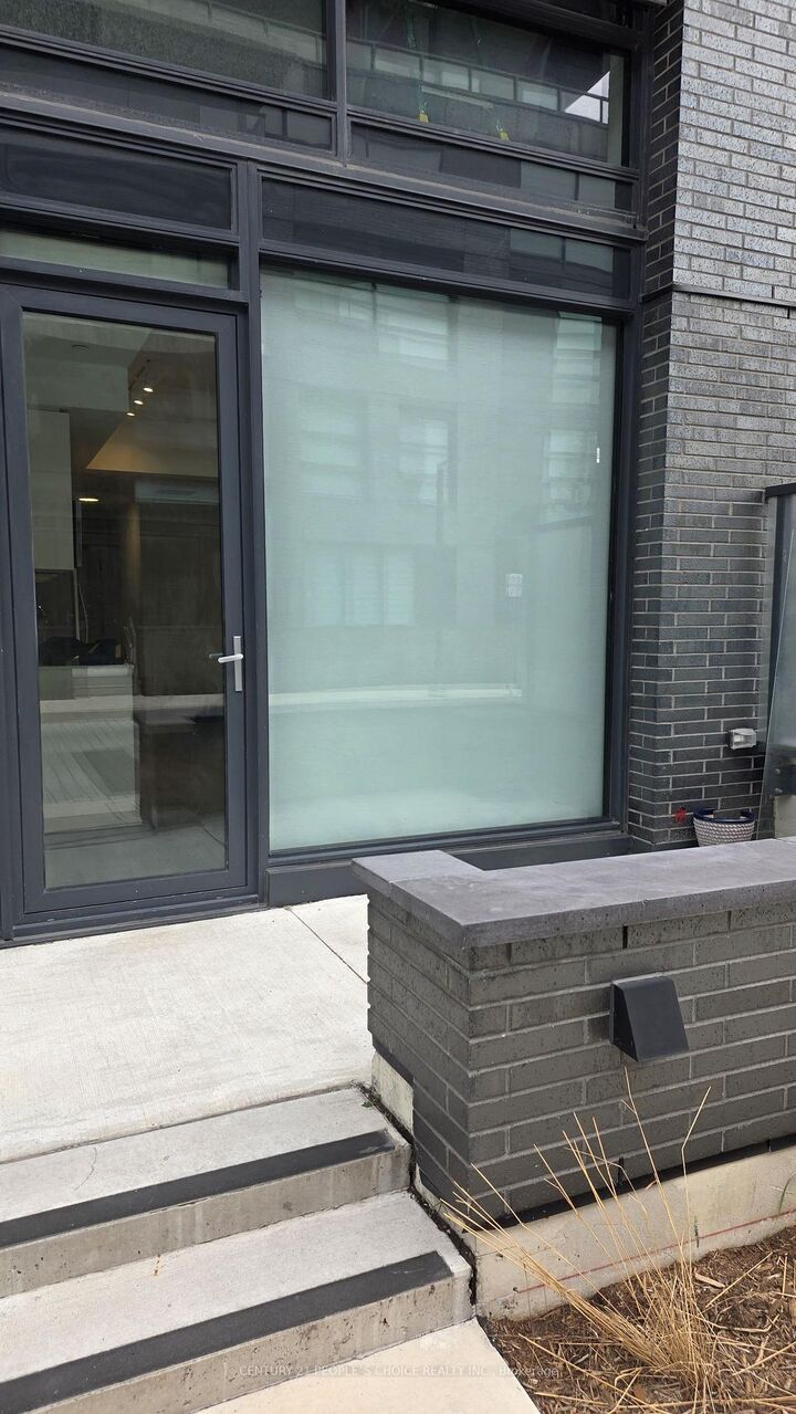 Property Photo: 1604 Charles Street 107 ON L1N 0P2